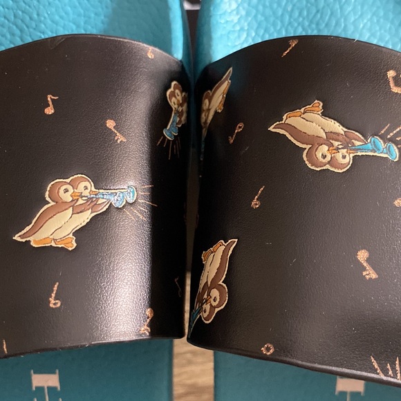 Coach Udele Sport Slide Party Penguins NWT - Picture 3 of 10